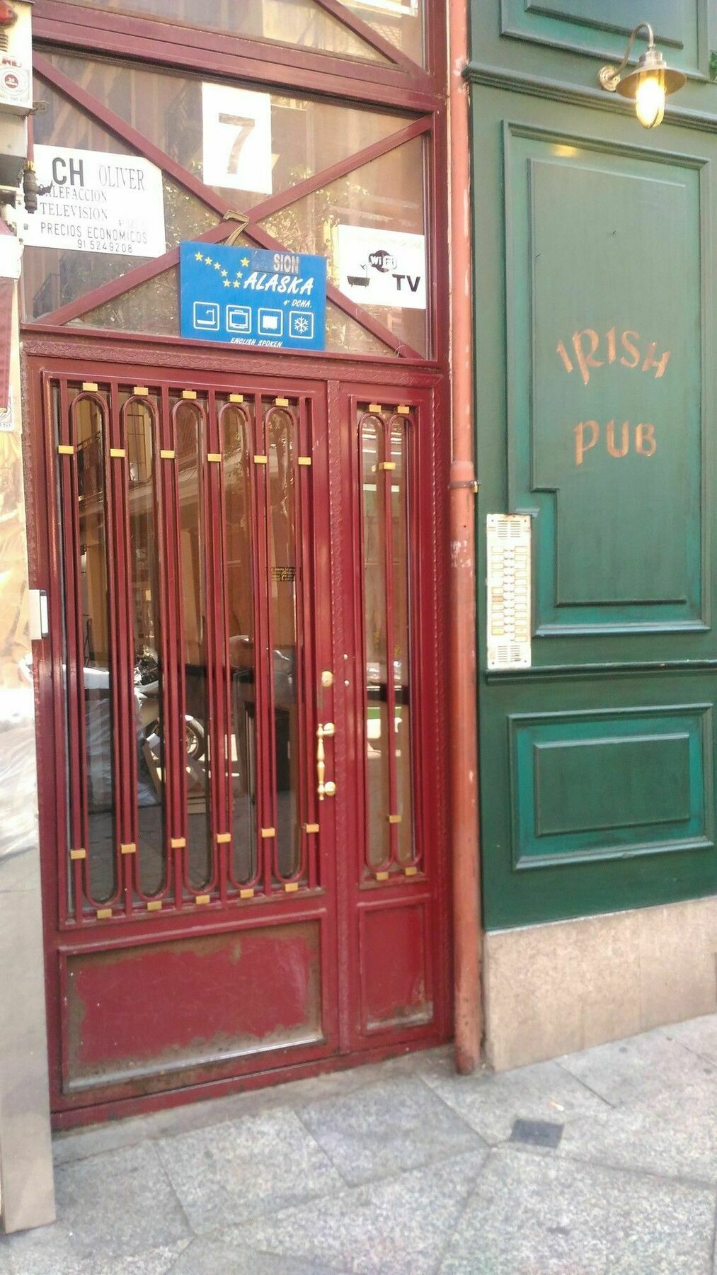 Hostal Alaska Madrid Exterior foto